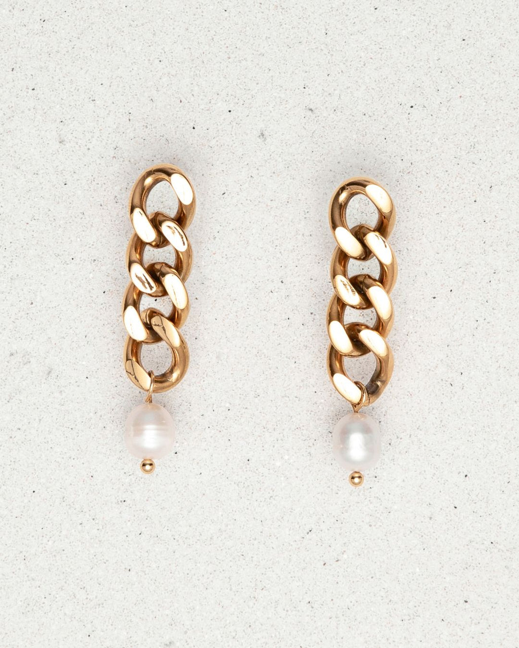 Freshwater Pearl Venus Earrings