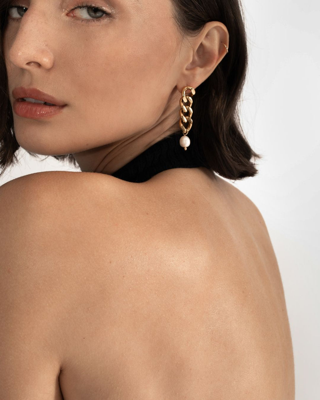 Freshwater Pearl Venus Earrings