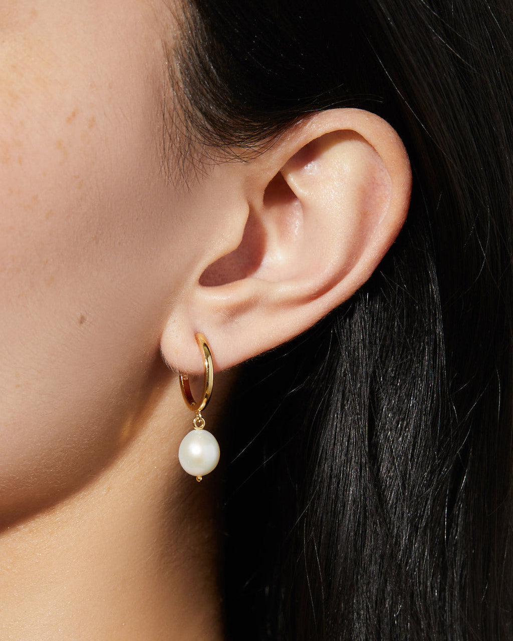Pearl Hoops - Medium Frida