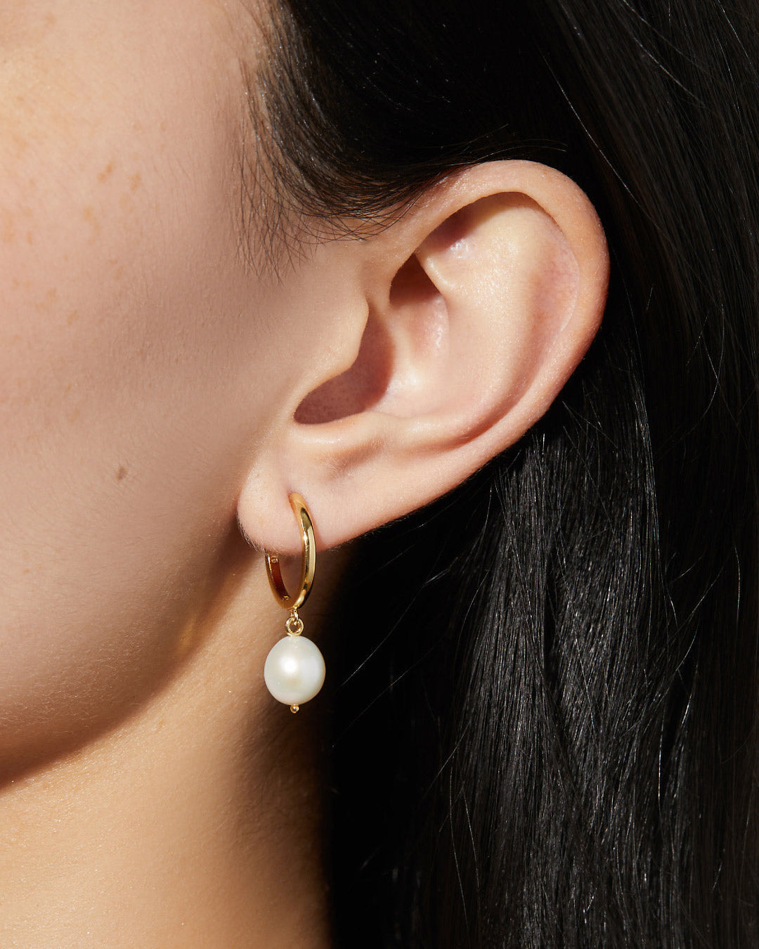 Pearl Hoops - Medium Frida