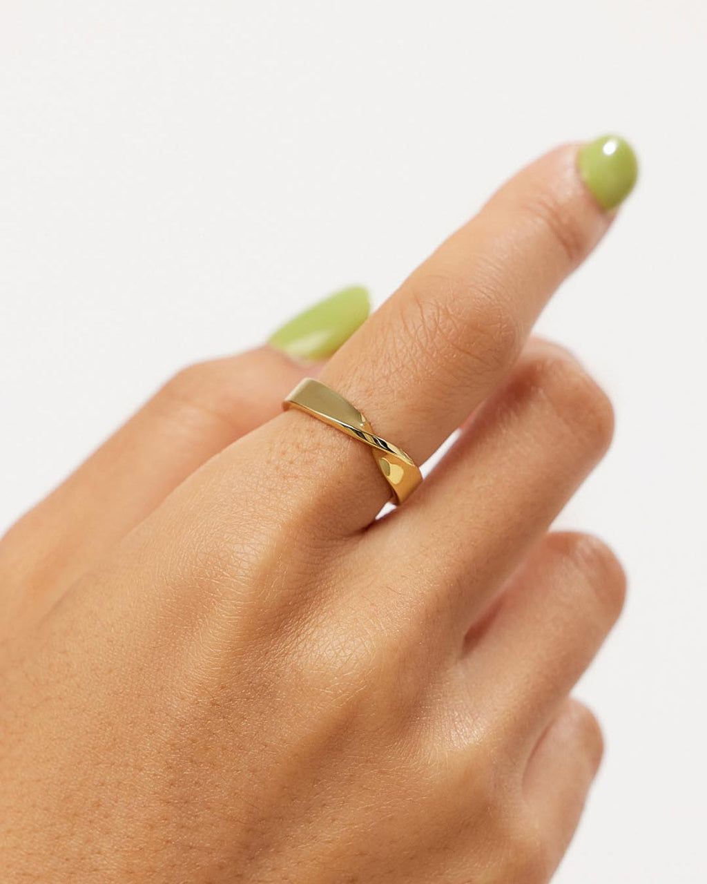 Gold Band Ring - Eliora