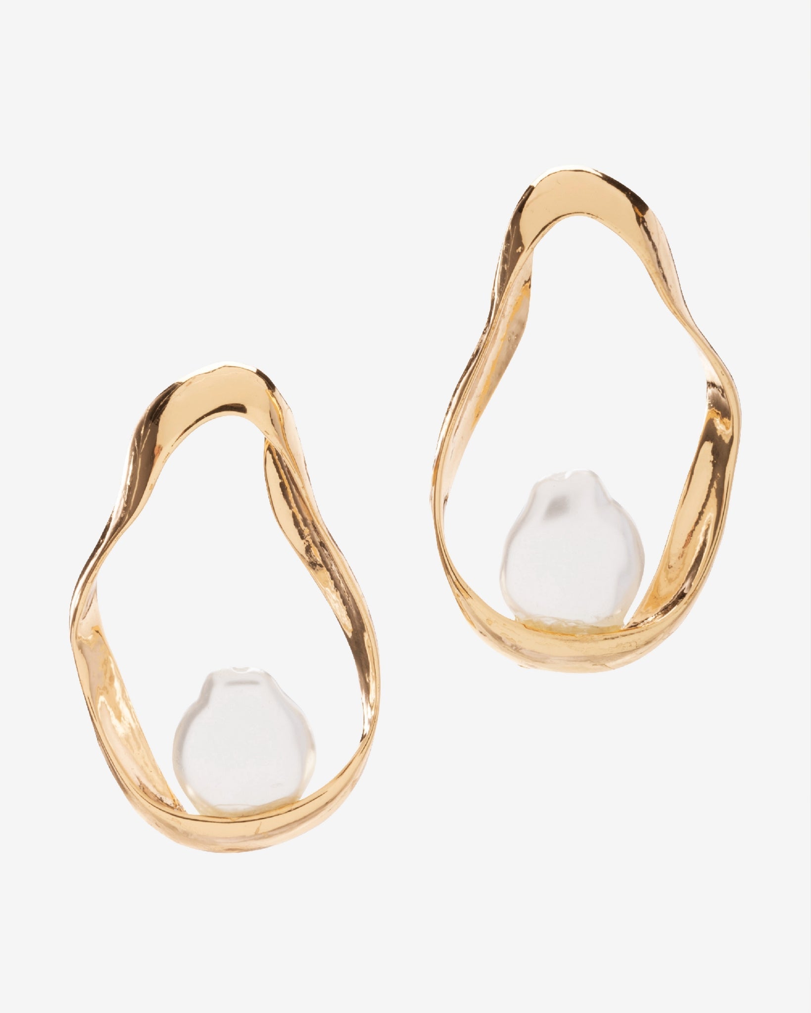 Modern Shaped Pearl Earring Gold