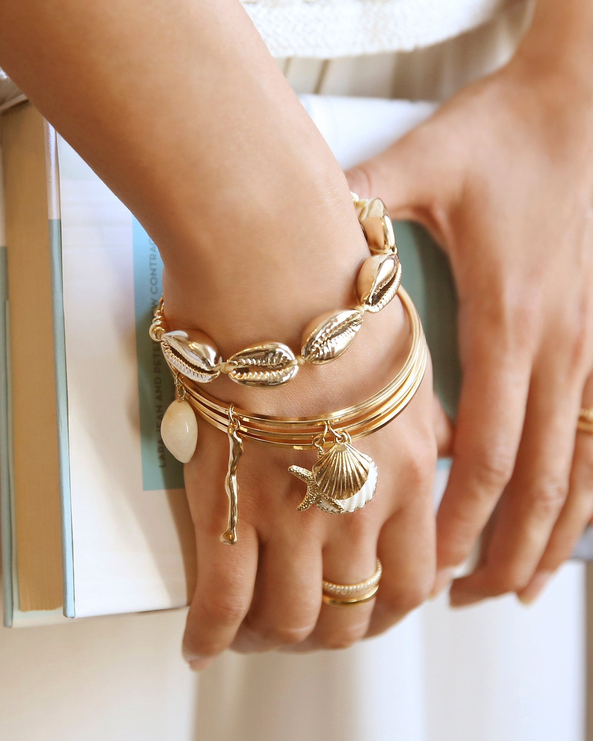 Seven Seas Shell Bracelet