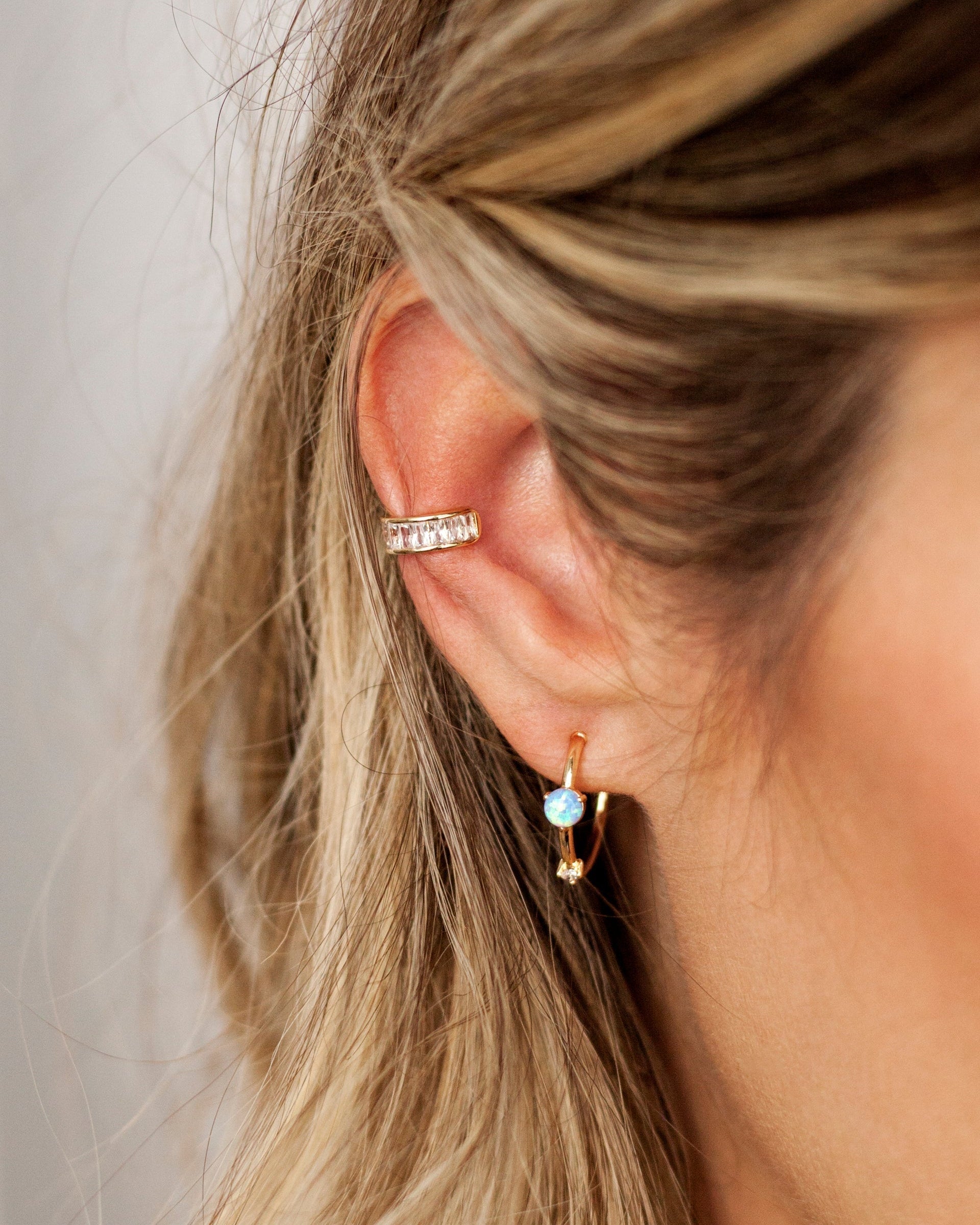 Class Crystal Ear Cuff