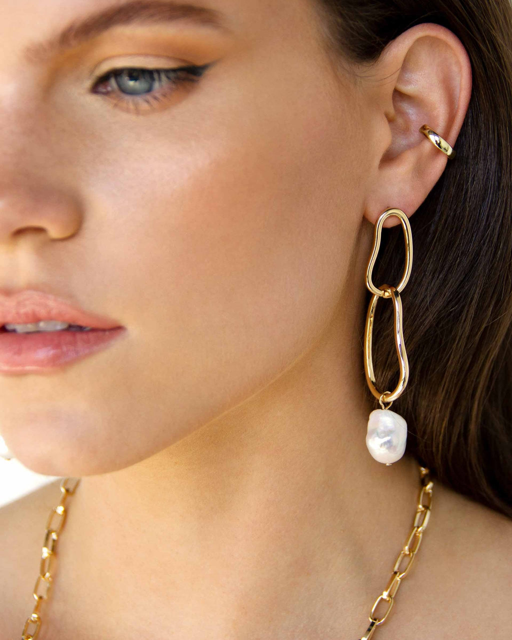 Mara Dangle Pearl Earrings