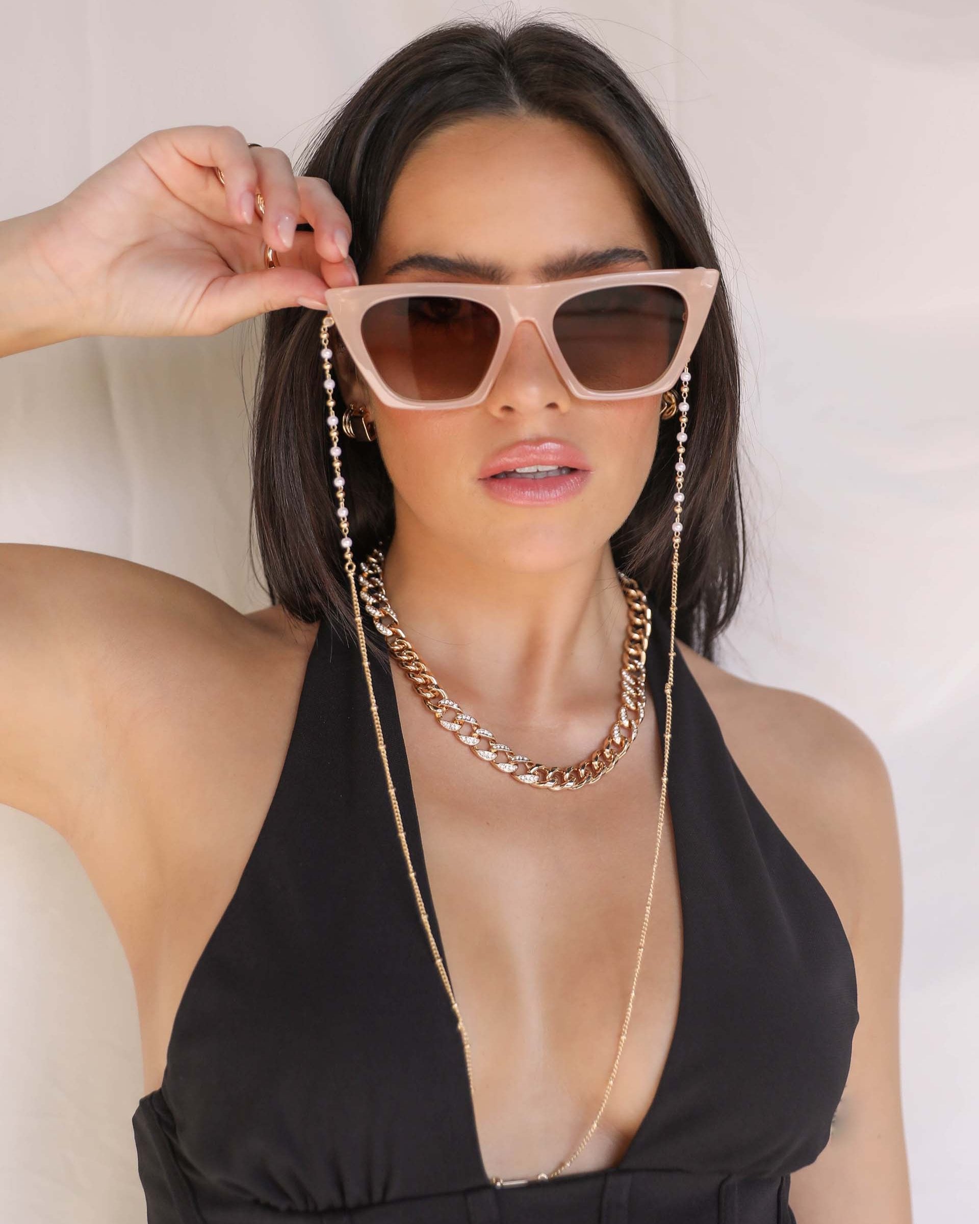 Dainty Pearl and Gold Eyeglass Chain