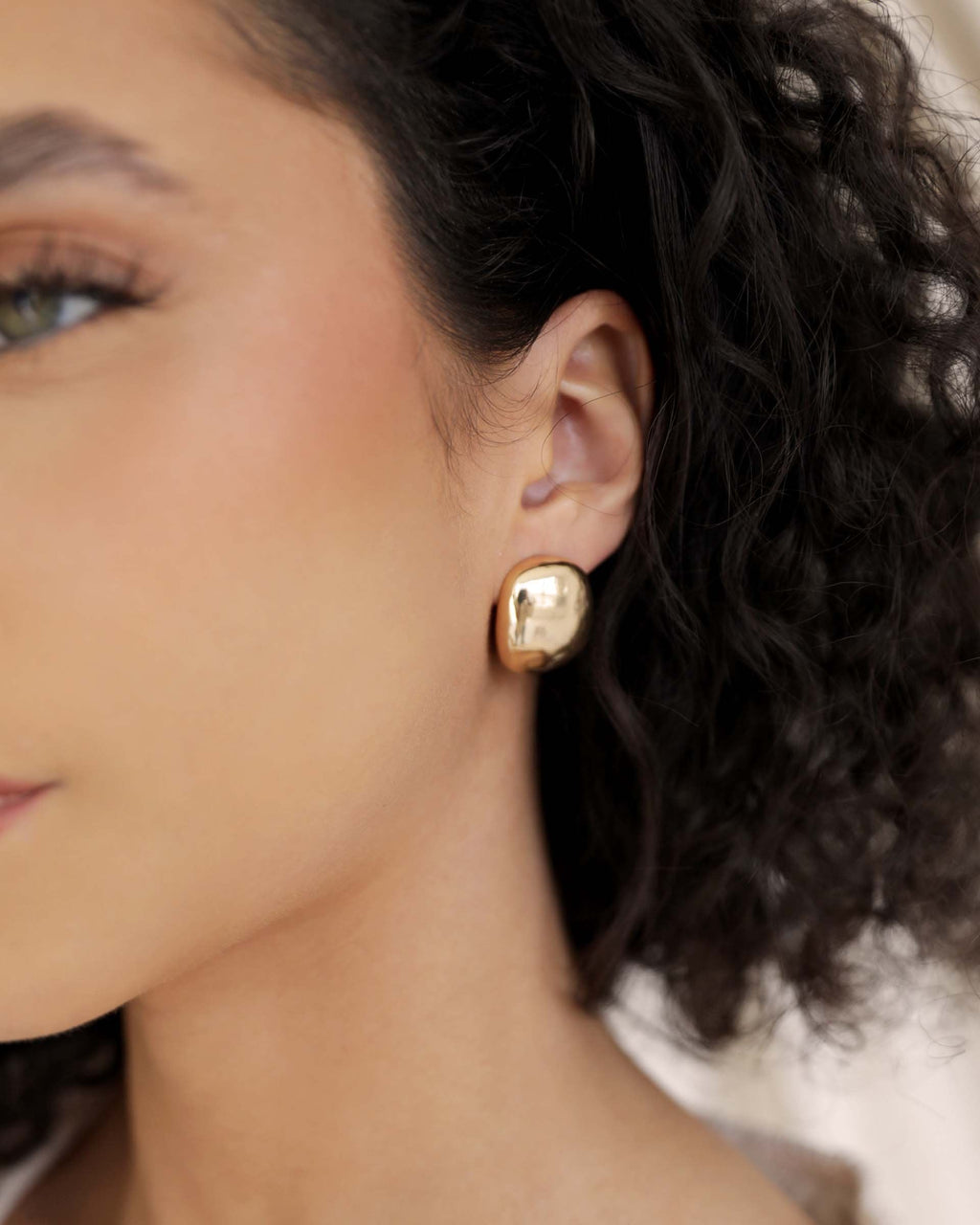 Minimal Curved Square Stud Earrings