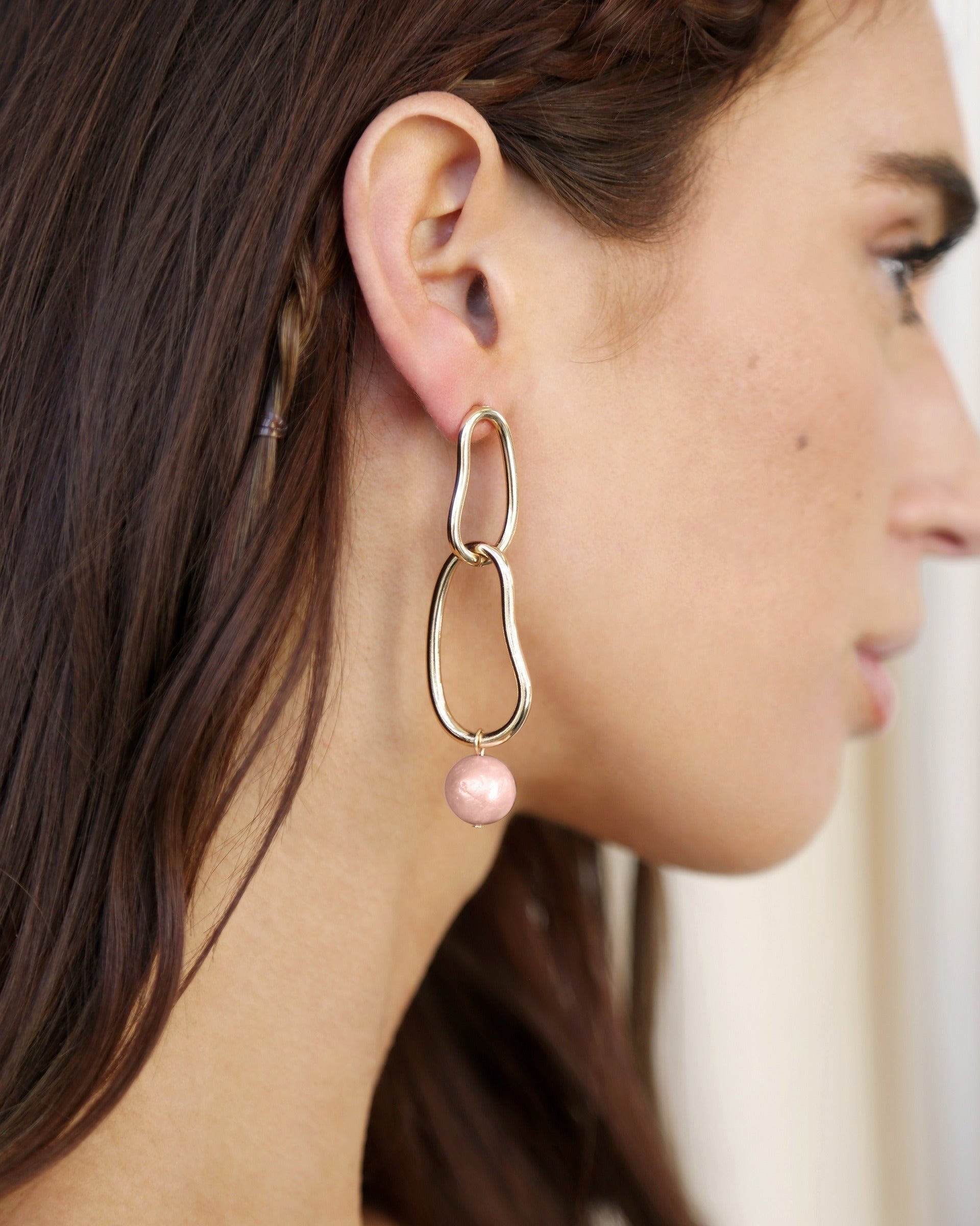 Mara Dangle Pearl Earrings