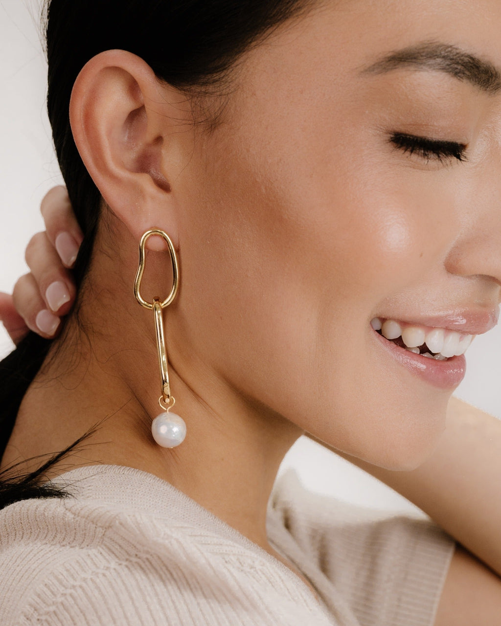 Mara Dangle Pearl Earrings