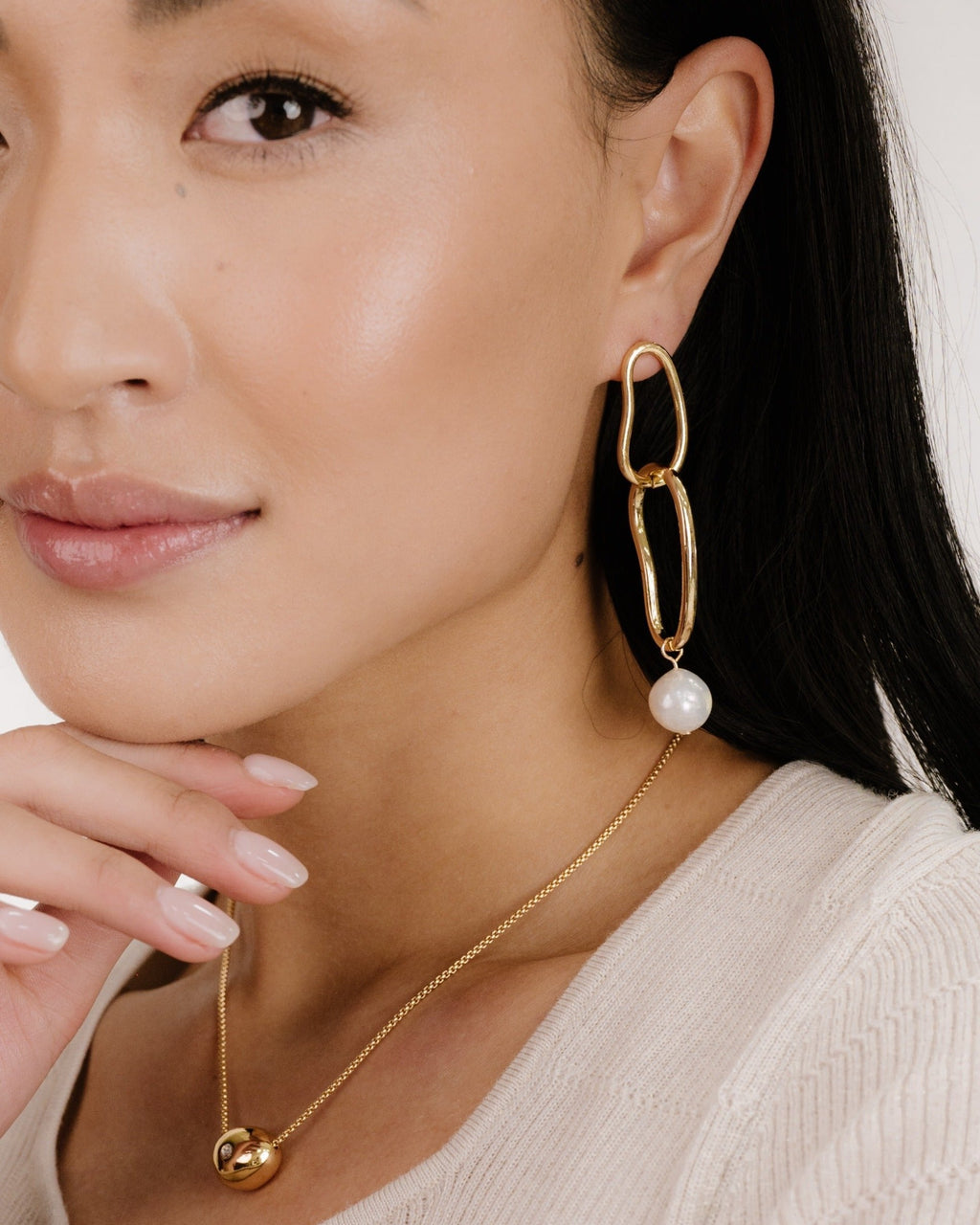 Mara Dangle Pearl Earrings