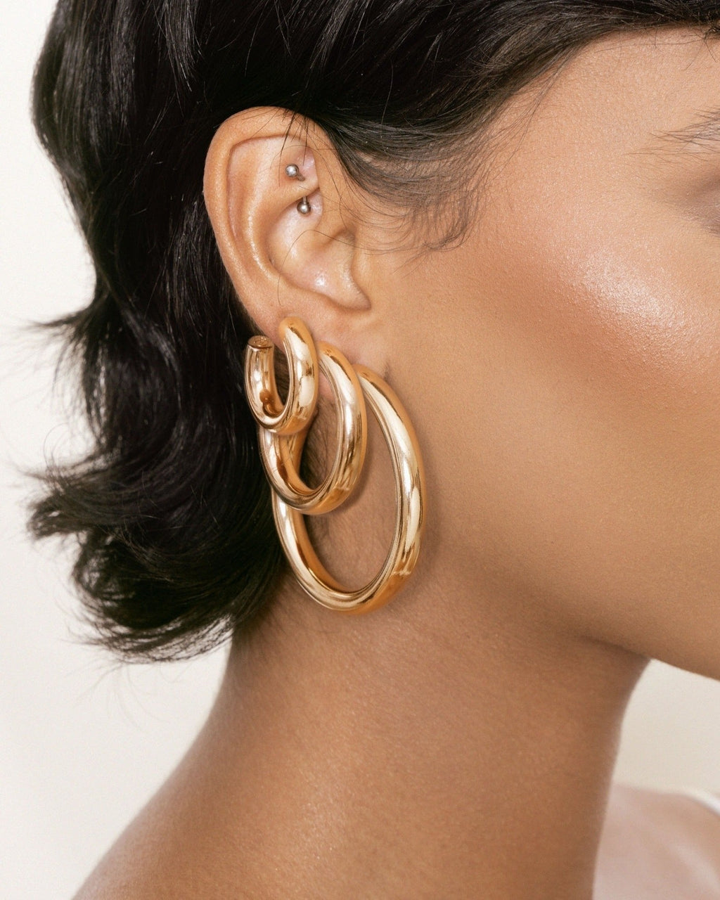 Medium Thick Classic Hoops