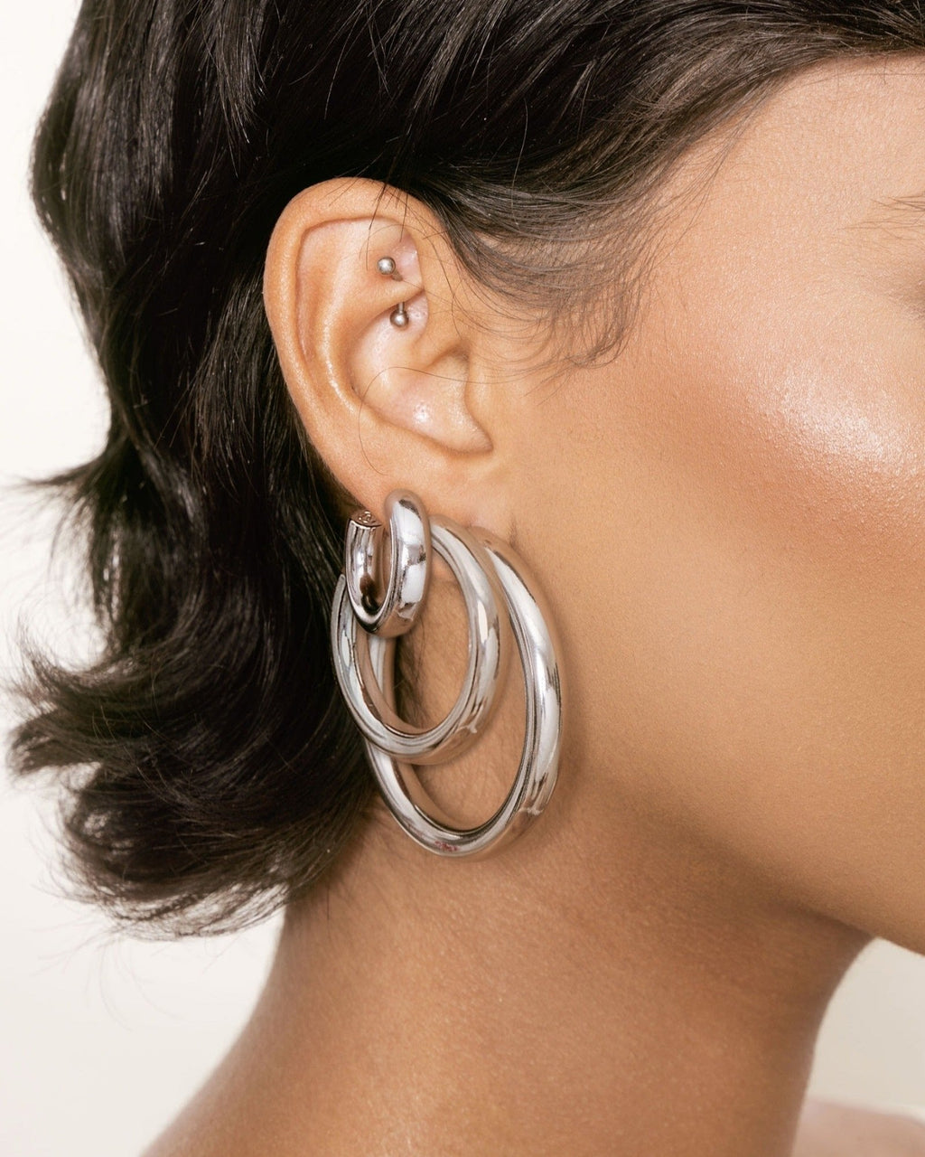Medium Thick Classic Hoops