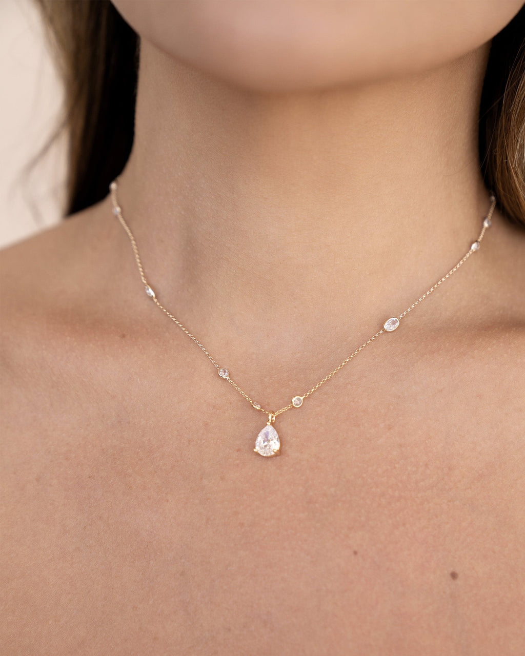 Delicate Crystal Pendant Necklace