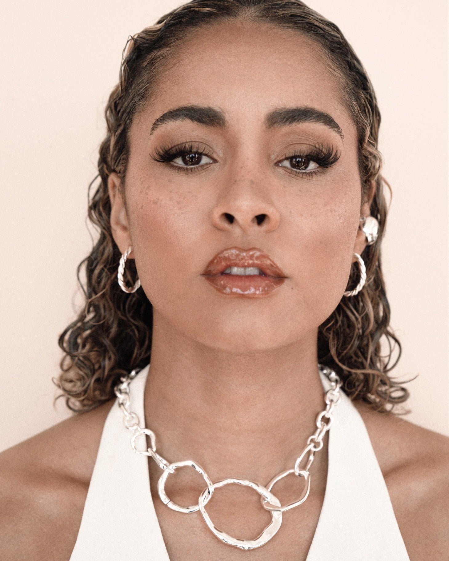 Interlocking Golden Chain Necklace