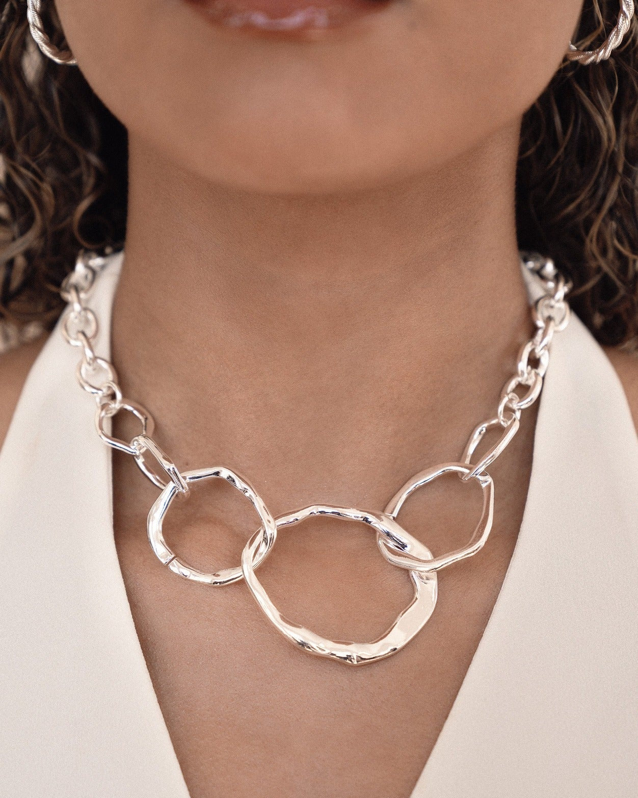 Interlocking Golden Chain Necklace