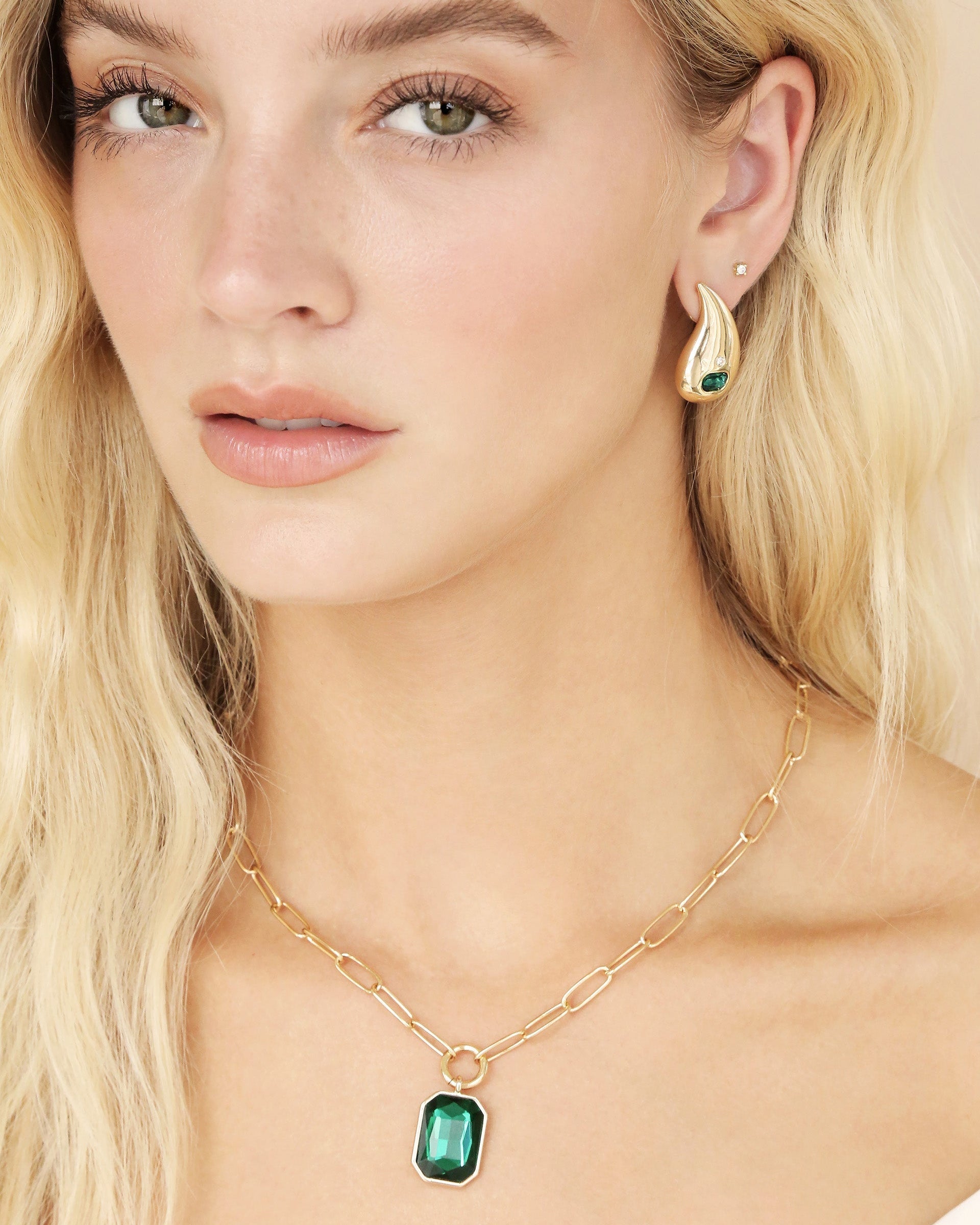 Deco Pendant Necklace