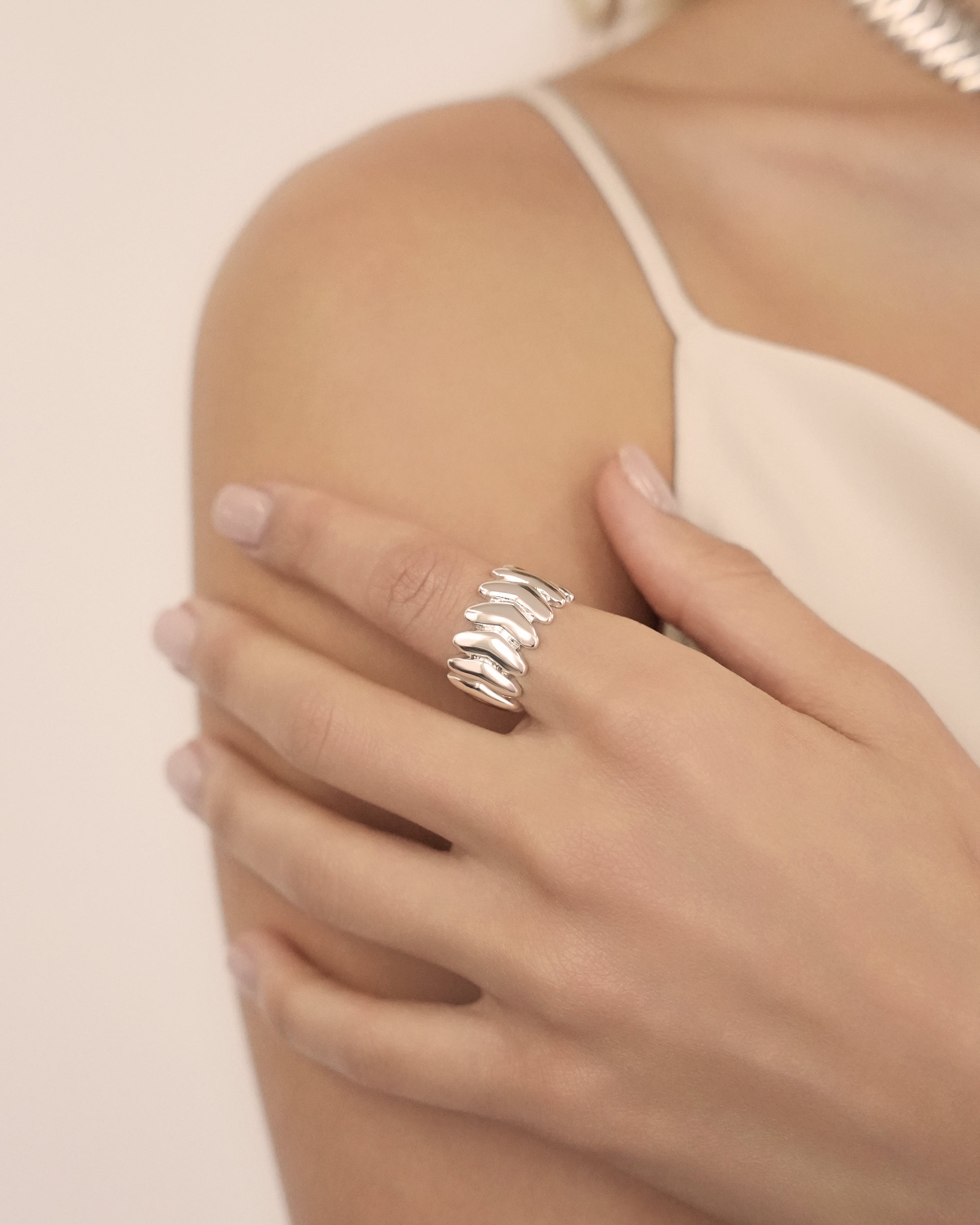 Metal Moderna Ring